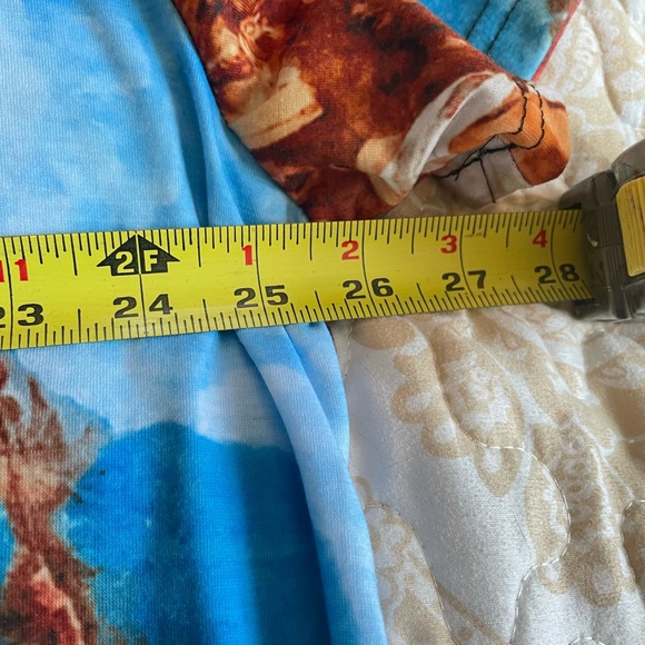 Two  Sided Artistic Graphic Tee - Picture 4 of 10